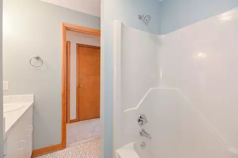 Bath - 31 Blithewood Ave #106, Worcester, MA 01604 photo 5 of 5