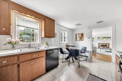 209 Brookside Rd, Needham, MA 02492 photo 12