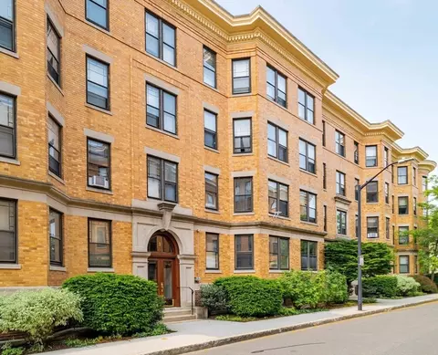 3 Newport Rd #8, Cambridge, MA 02140
