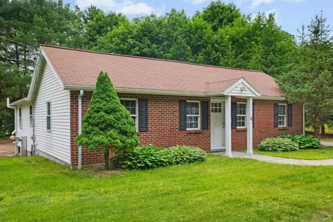 31 Granite St, Walpole, MA 02081
