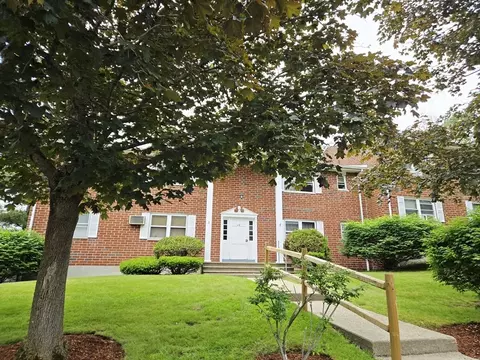 119 Litchfield Pines Dr #C, Leominster, MA 01453