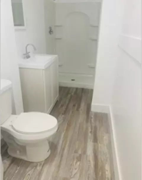 Bath - 166 King, Springfield, MA 01109 photo 1 of 1