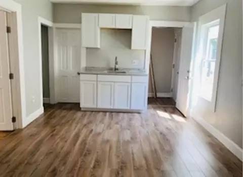 Living - 166 King, Springfield, MA 01109 photo 1 of 3