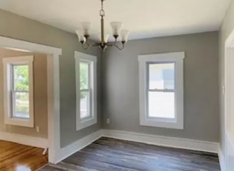Living - 166 King, Springfield, MA 01109 photo 2 of 3