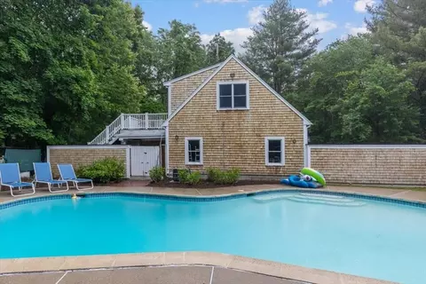 Exterior - 6 Popes Ln, Hingham, MA 02043 photo 5 of 9