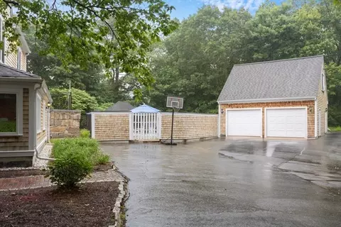 Exterior - 6 Popes Ln, Hingham, MA 02043 photo 2 of 9