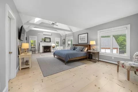 Bedroom - 6 Popes Ln, Hingham, MA 02043 photo 2 of 4