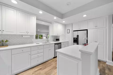 Kitchen - 6 Popes Ln, Hingham, MA 02043 photo 2 of 5