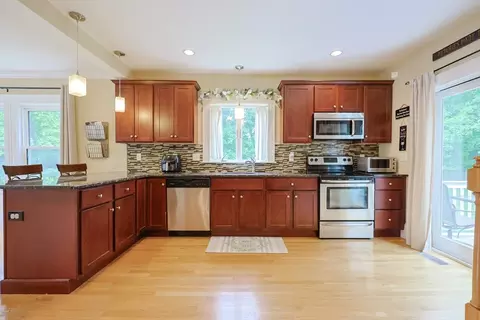 7 Mason St, Walpole, MA 02081 photo 13