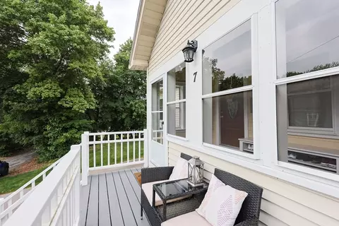 7 Mason St, Walpole, MA 02081 photo 3