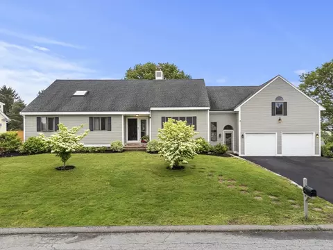 23 Mulholland Dr, Ipswich, MA 01938