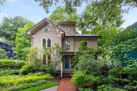 195 Chestnut Ave, Jamaica Plain, MA 02130