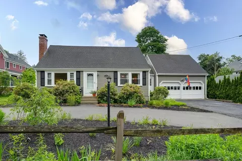 205 Central St, Holliston, MA 01746
