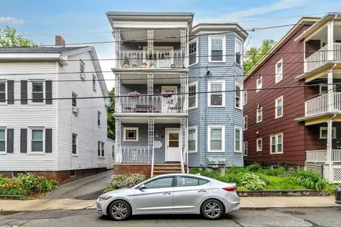68 Line St #2, Somerville, MA 02143