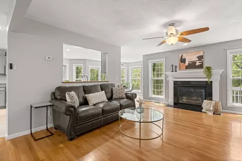 10 Gianna Dr, Saugus, MA 01906 photo 14