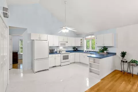10 Gianna Dr, Saugus, MA 01906 photo 27