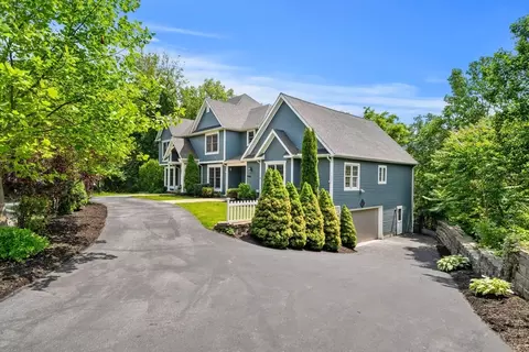 10 Gianna Dr, Saugus, MA 01906 photo 4