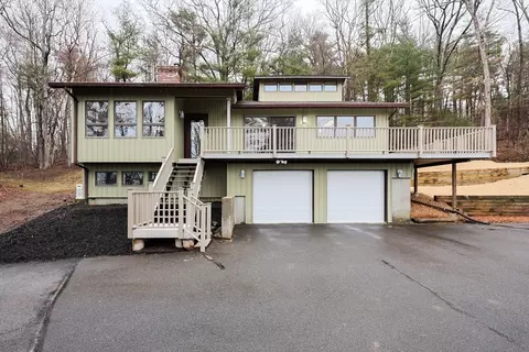 251 Holland Rd, Sturbridge, MA 01566