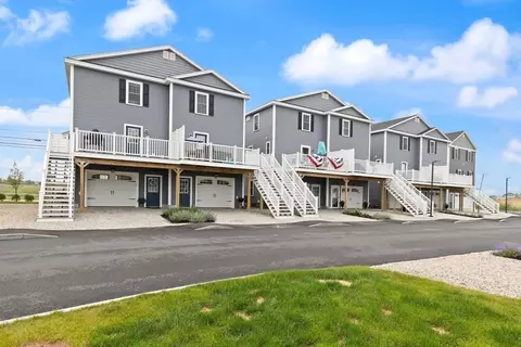 207 Beach Rd #D2, Salisbury, MA 01952