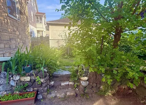 Exterior - 362 Page Blvd, Springfield, MA 01104 photo 3 of 4