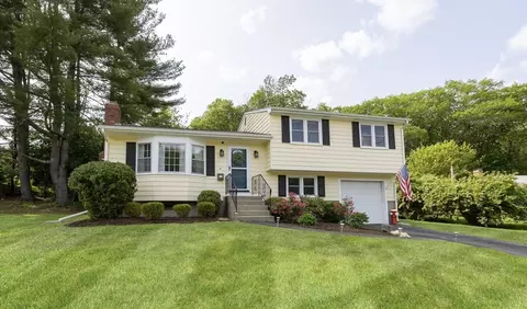 4 Roberta Cir, Holliston, MA 01746
