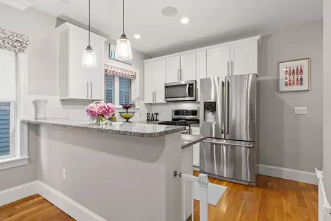 360 W 2nd St #6, Boston, MA 02127
