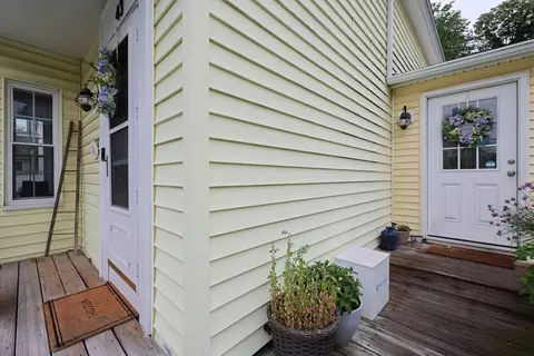 43 Thompson St, Maynard, MA 01754 photo 2