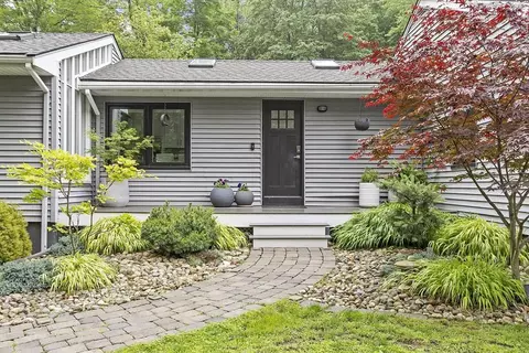 9 Warren Ave, Harvard, MA 01451 photo 3
