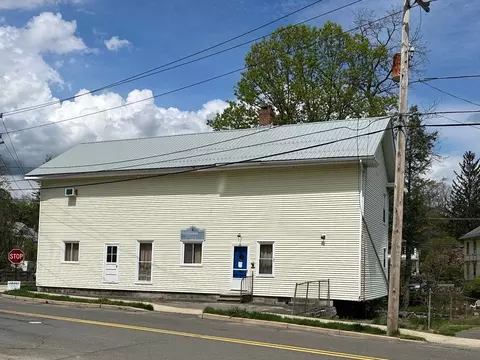 1 S Main St, Haydenville, MA 01039