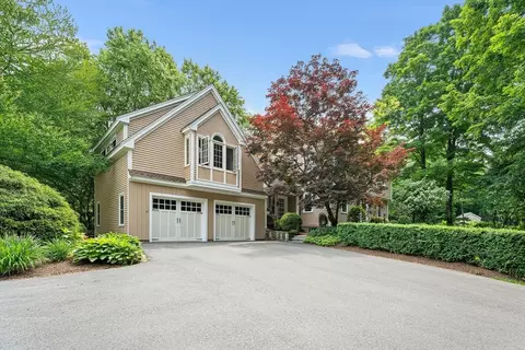 6 Fruit St, Hopkinton, MA 01748