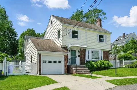 10 Highfield Ter, Roslindale, MA 02131