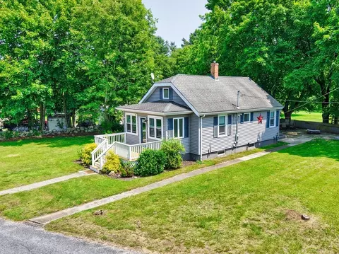 92 Union Ave, Westport, MA 02790
