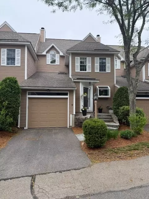 5 Fairway View Ln #5, Norton, MA 02766