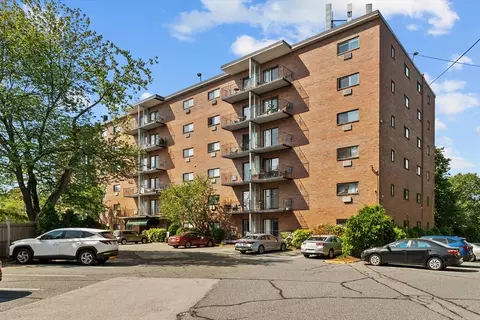 1321 Worcester Rd #605, Framingham, MA 01701