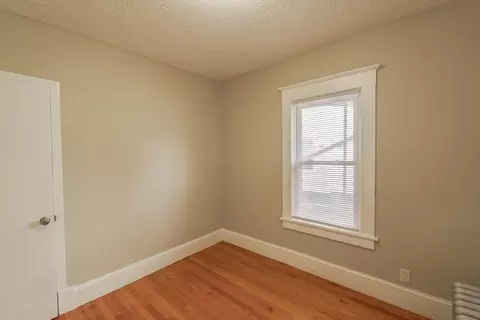21-23 Howes St, Springfield, MA 01118 photo 9