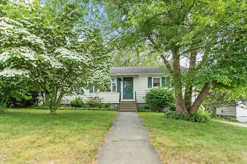 890 Westford St, Lowell, MA 01850