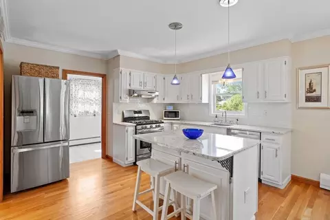26 Pine Ave, Dracut, MA 01826 photo 3