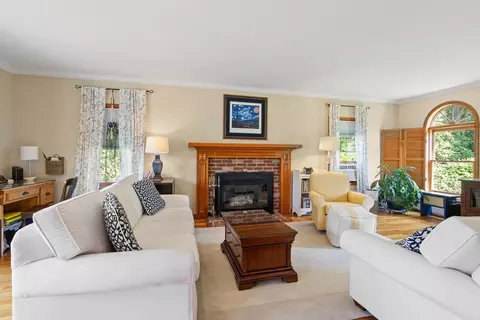 26 Pine Ave, Dracut, MA 01826 photo 8