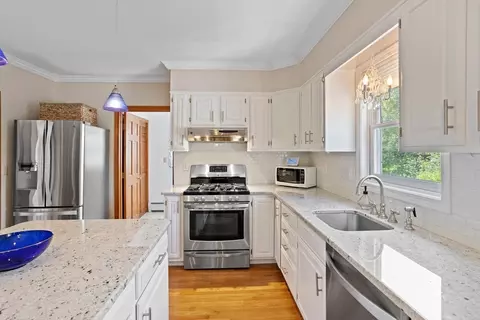 26 Pine Ave, Dracut, MA 01826 photo 4