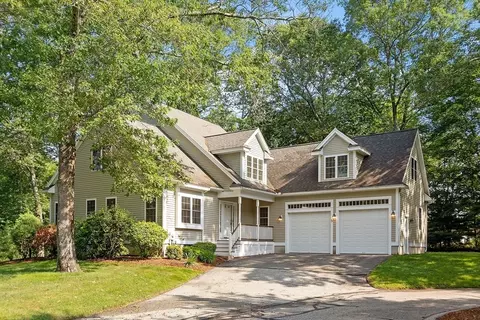 12 Lane Farm Dr #12, Bedford, MA 01730