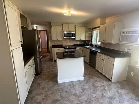 70 Watson St, Chicopee, MA 01020 photo 2