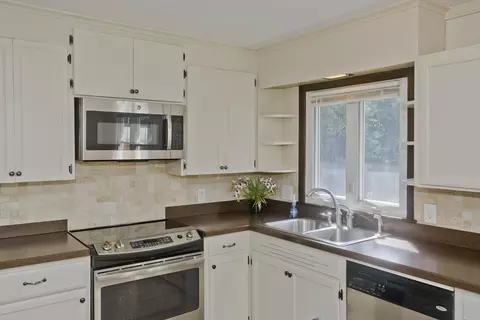 70 Watson St, Chicopee, MA 01020 photo 15