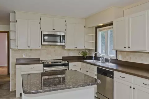 70 Watson St, Chicopee, MA 01020 photo 14