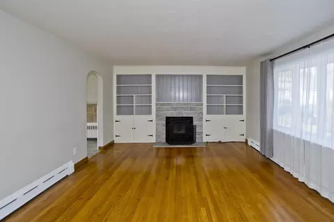70 Watson St, Chicopee, MA 01020 photo 4