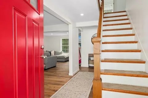 26 Brooks St, Upton, MA 01568 photo 4