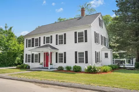 26 Brooks St, Upton, MA 01568 photo 2