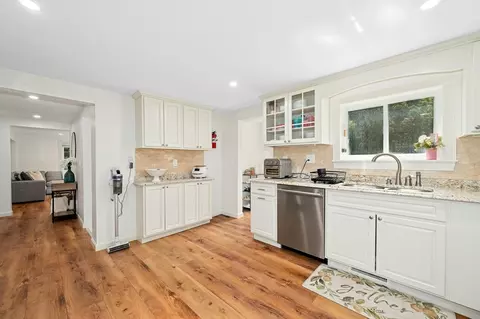 26 Brooks St, Upton, MA 01568 photo 13