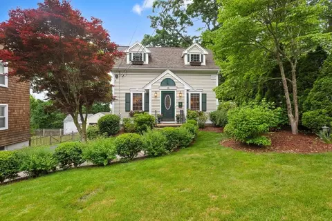 39 Park Ave, Wellesley, MA 02481