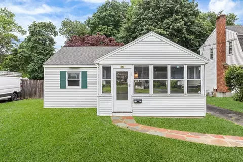 22 Arthur St, Framingham, MA 01702