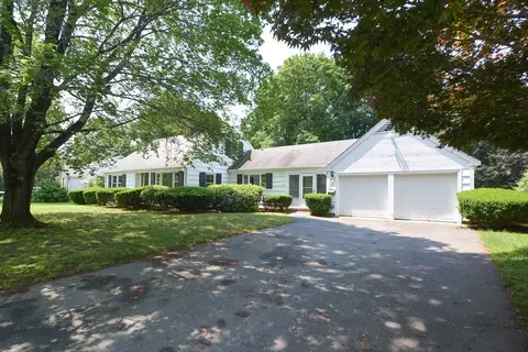 41 Russell Rd, Framingham, MA 01702